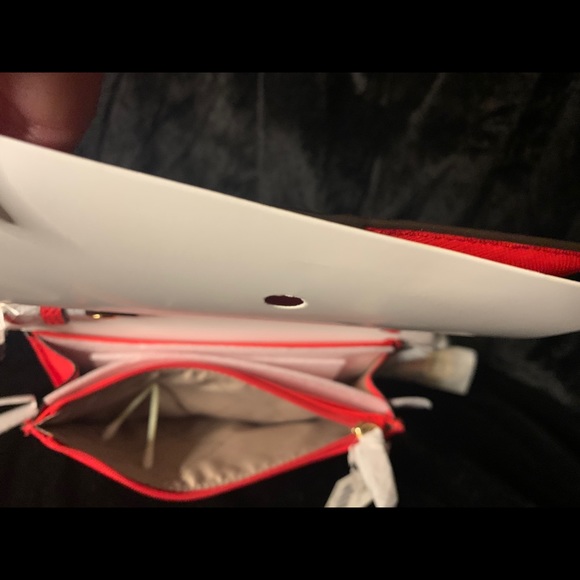 Coral NWT Jet Set travel - Picture 3 of 4